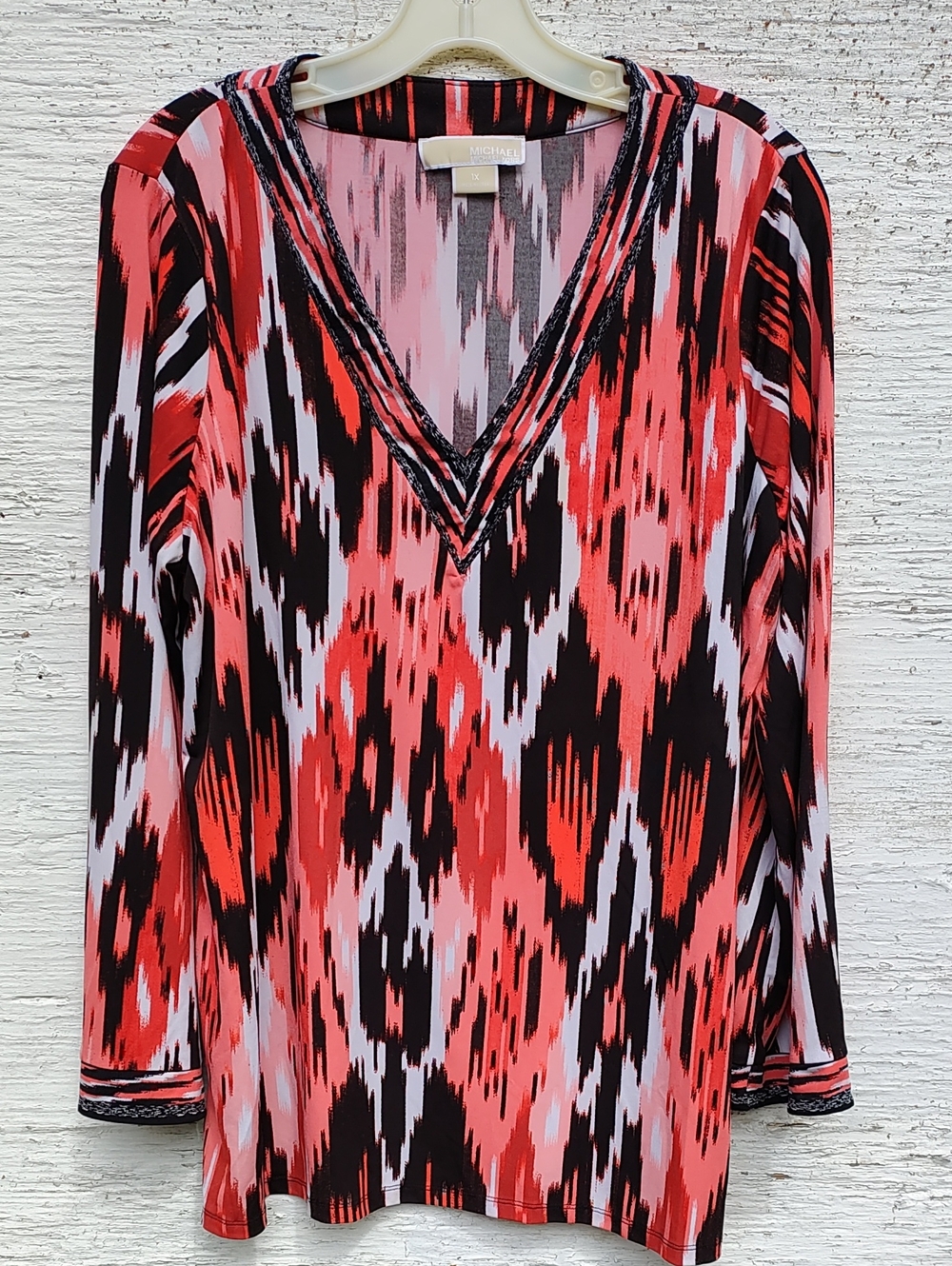 MICHAEL Michael Kors Red Black White Abstract V-Neck Tunic